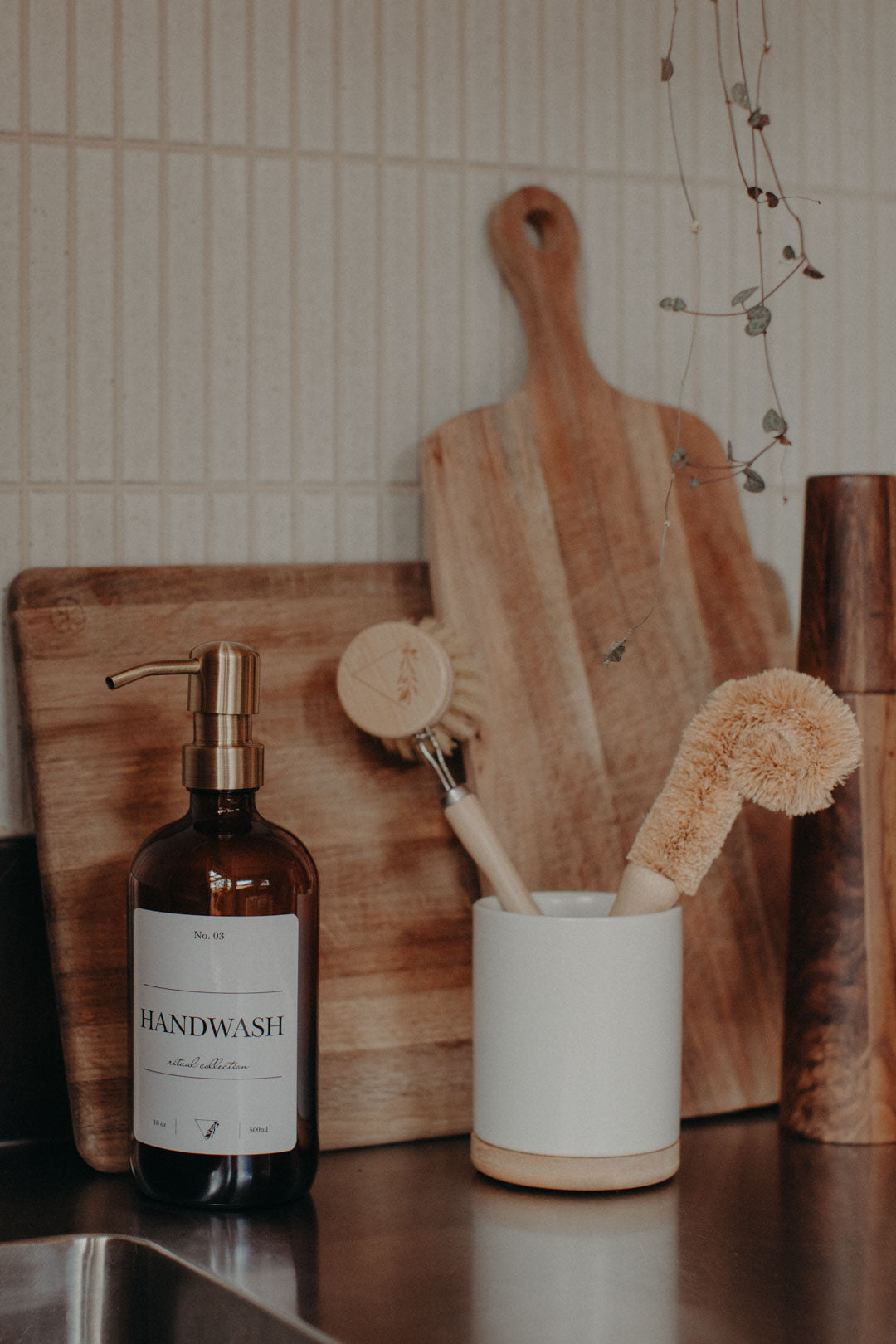 Plastic-Free Natural Bamboo Dish Brush - Biodegradable & Durable